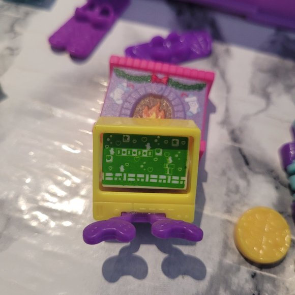 2021 Advent Polly Pocket Chalet - Picture 14 of 16